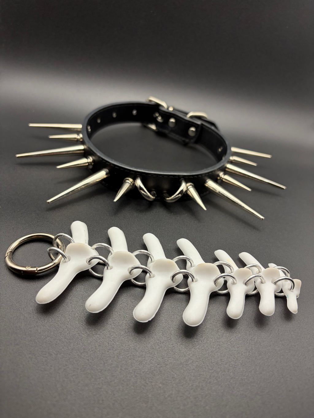 Swappable Vertebra Collar (Black / White)